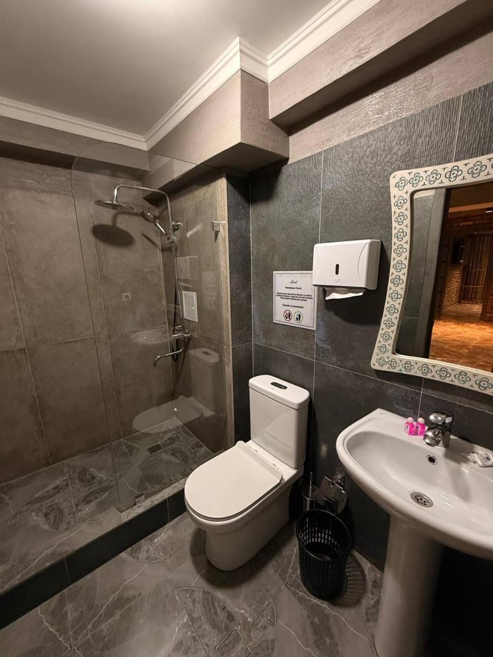 Premium Hostel Tashkent Bagian luar foto